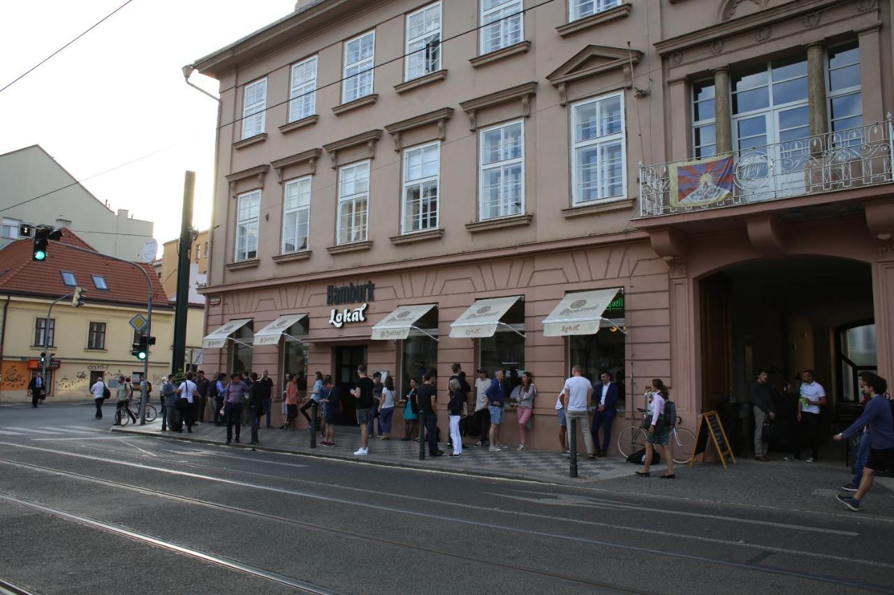 金色家庭公寓酒店 布拉格 外观 照片